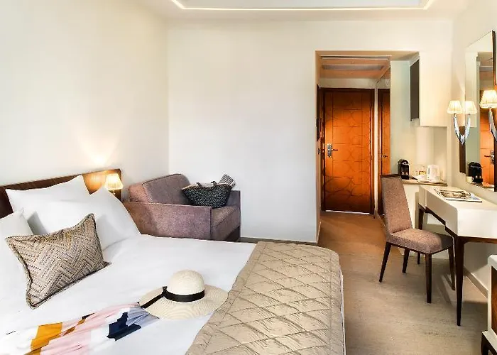 מלון Potidea Palace 4*